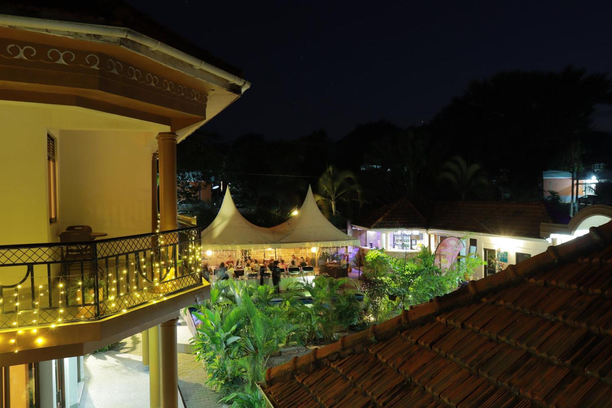 Mowicribs Hotel And Spa Энтеббе Экстерьер фото