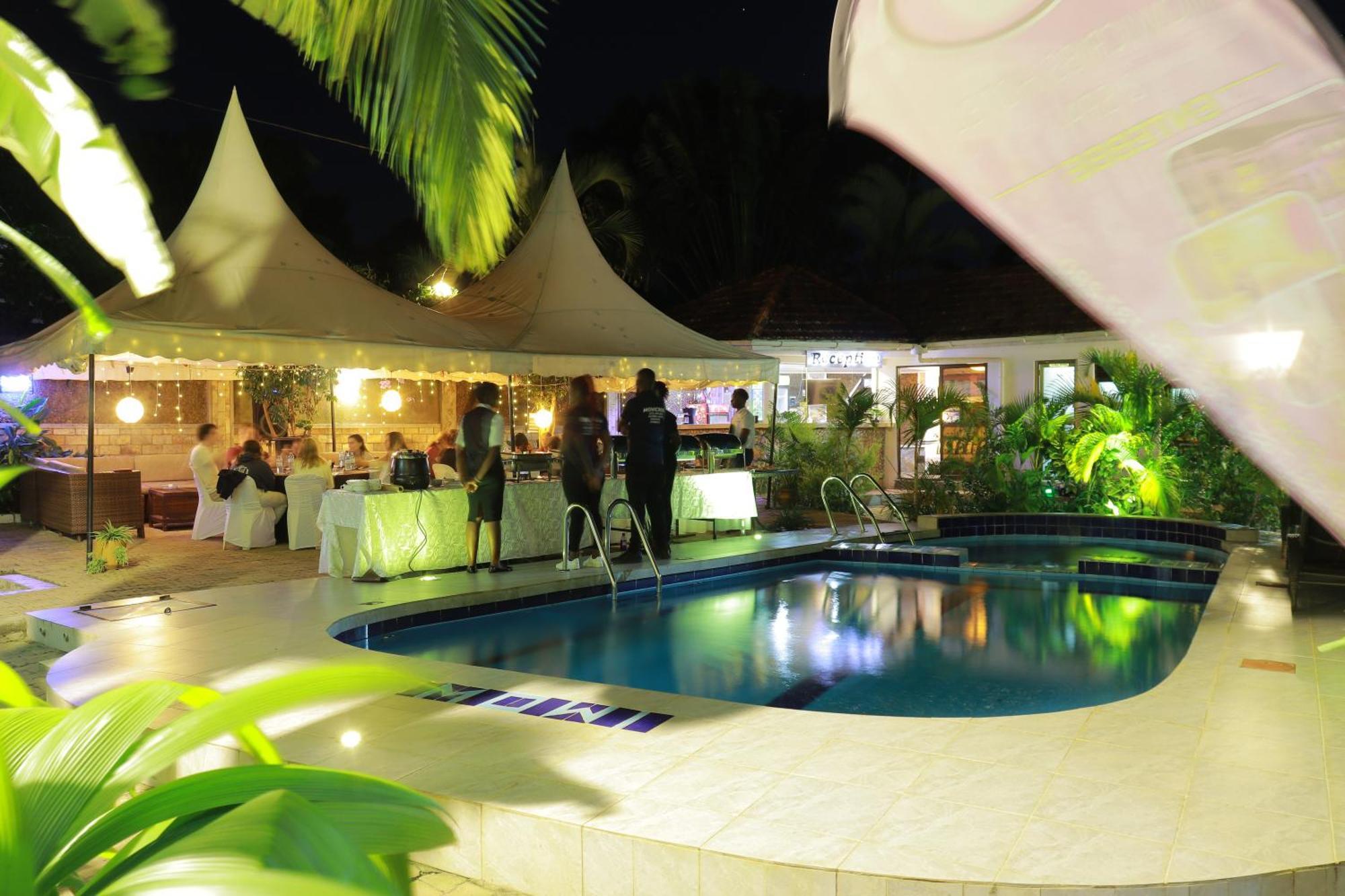 Mowicribs Hotel And Spa Энтеббе Экстерьер фото